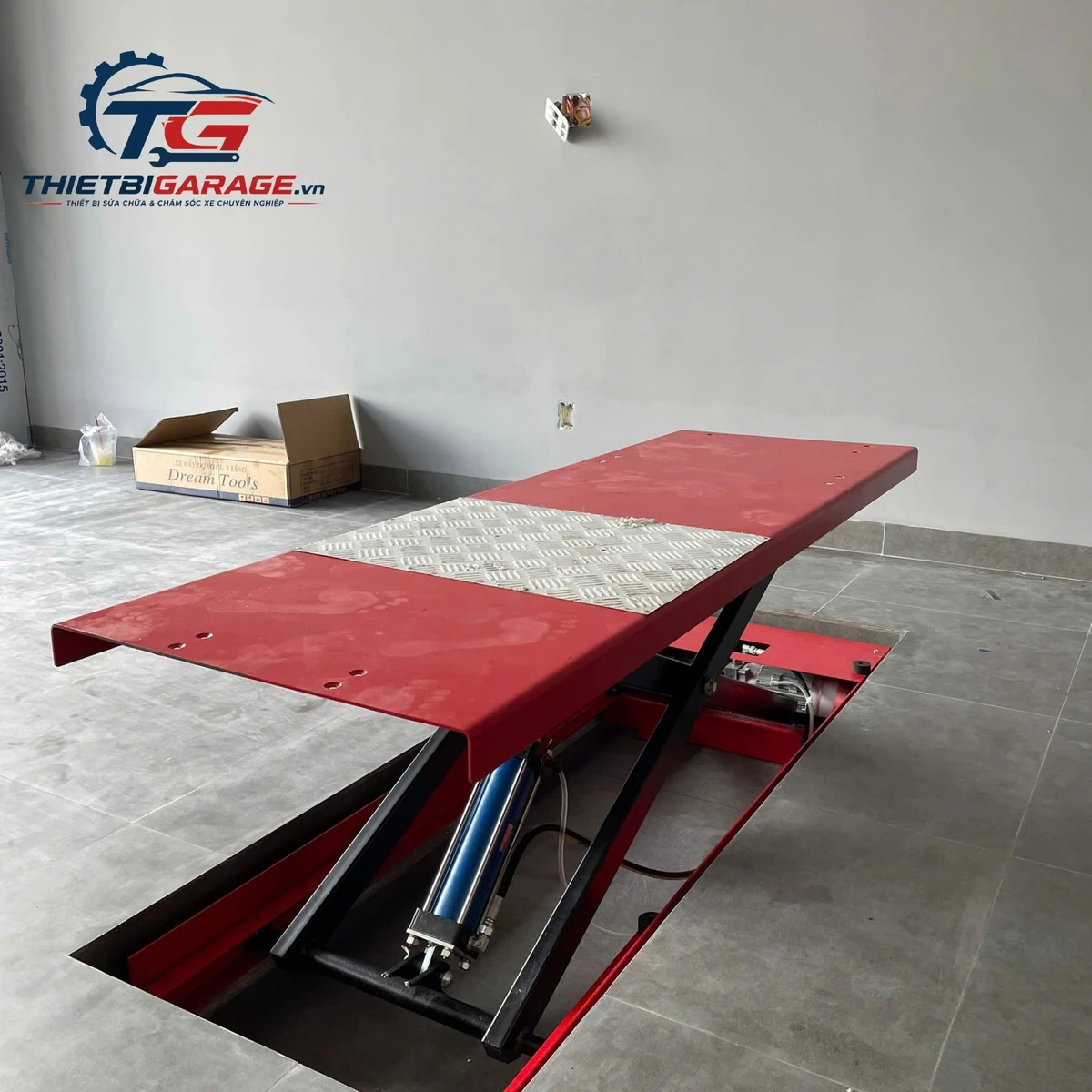 Bàn nâng xe máy đặt âm nền Lộc Phát BNAN-HY01 Bàn nâng xe máy đặt âm nền Lộc Phát BNAN-HY01, thiết kế thông minh, hiện đại.
