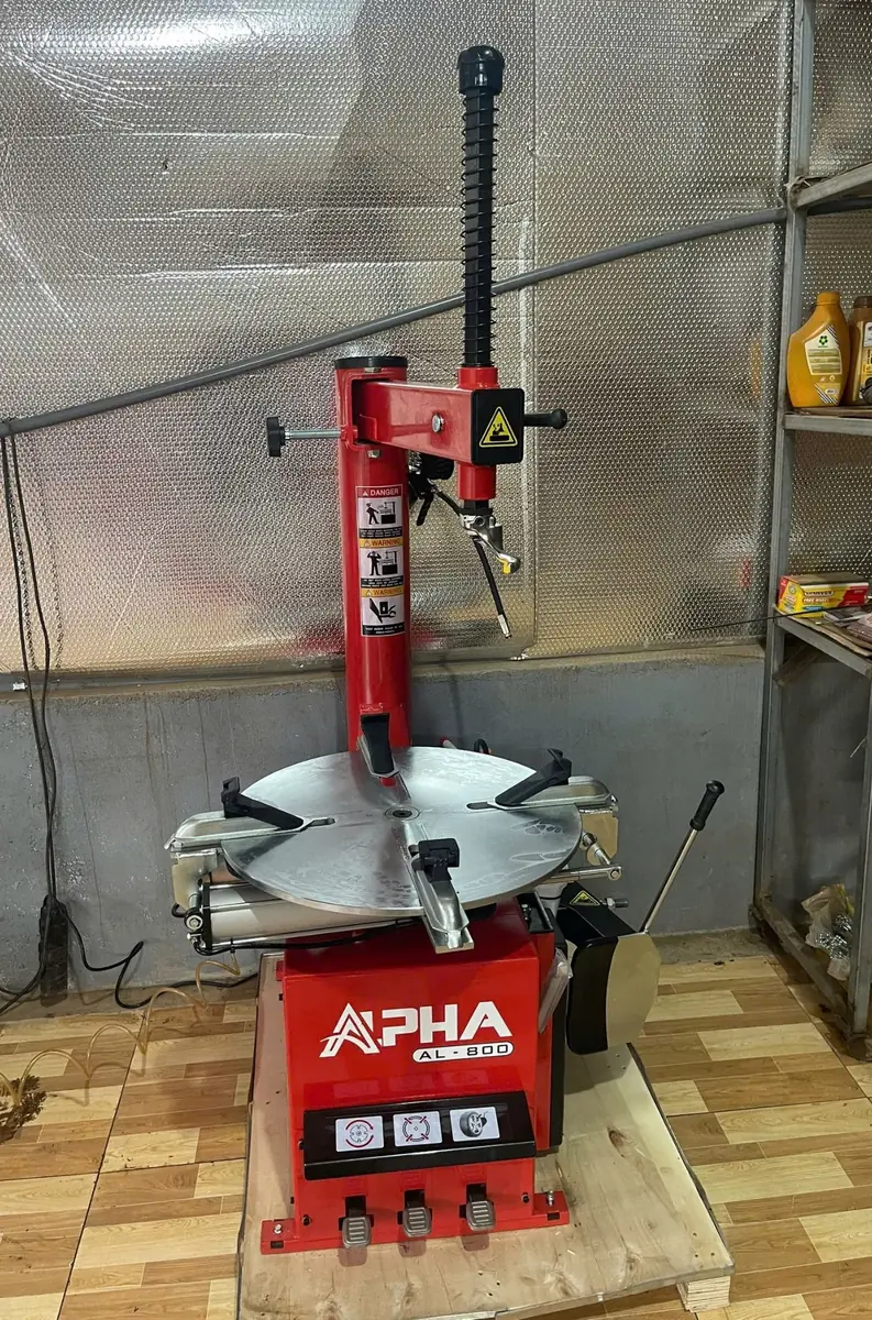 Bộ điều áp khí nén máy tháo lốp ALPHA AL-800 Bộ điều áp khí nén máy tháo lốp ALPHA AL-800, chi tiết kỹ thuật thiết bị sửa chữa ô tô.
