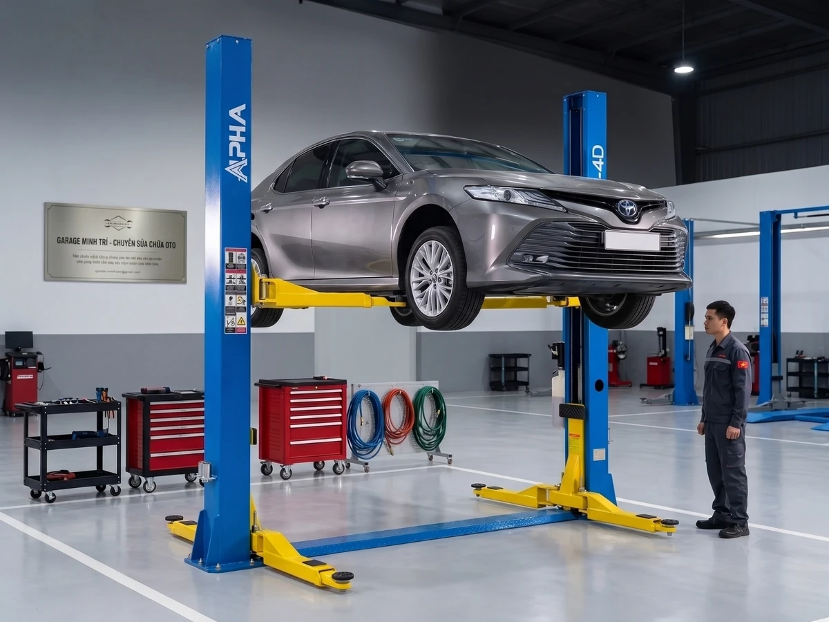 Cầu nâng ô tô 2 trụ Alpha AL-4D màu xanh dương và vàng, thiết bị chuyên nghiệp cho garage