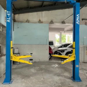 Cầu nâng ô tô 2 trụ Alpha AL-4T đã lắp đặt trong gara