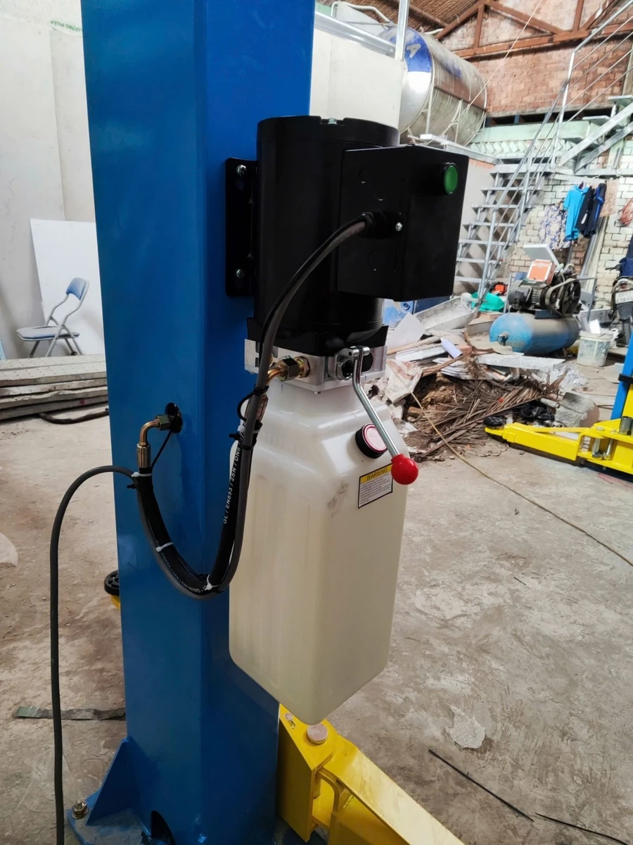 Tay cầu nâng 3 khớp Alpha AL-5T Cận cảnh tay cầu nâng 3 khớp của cầu nâng ô tô 2 trụ Alpha AL-5T.