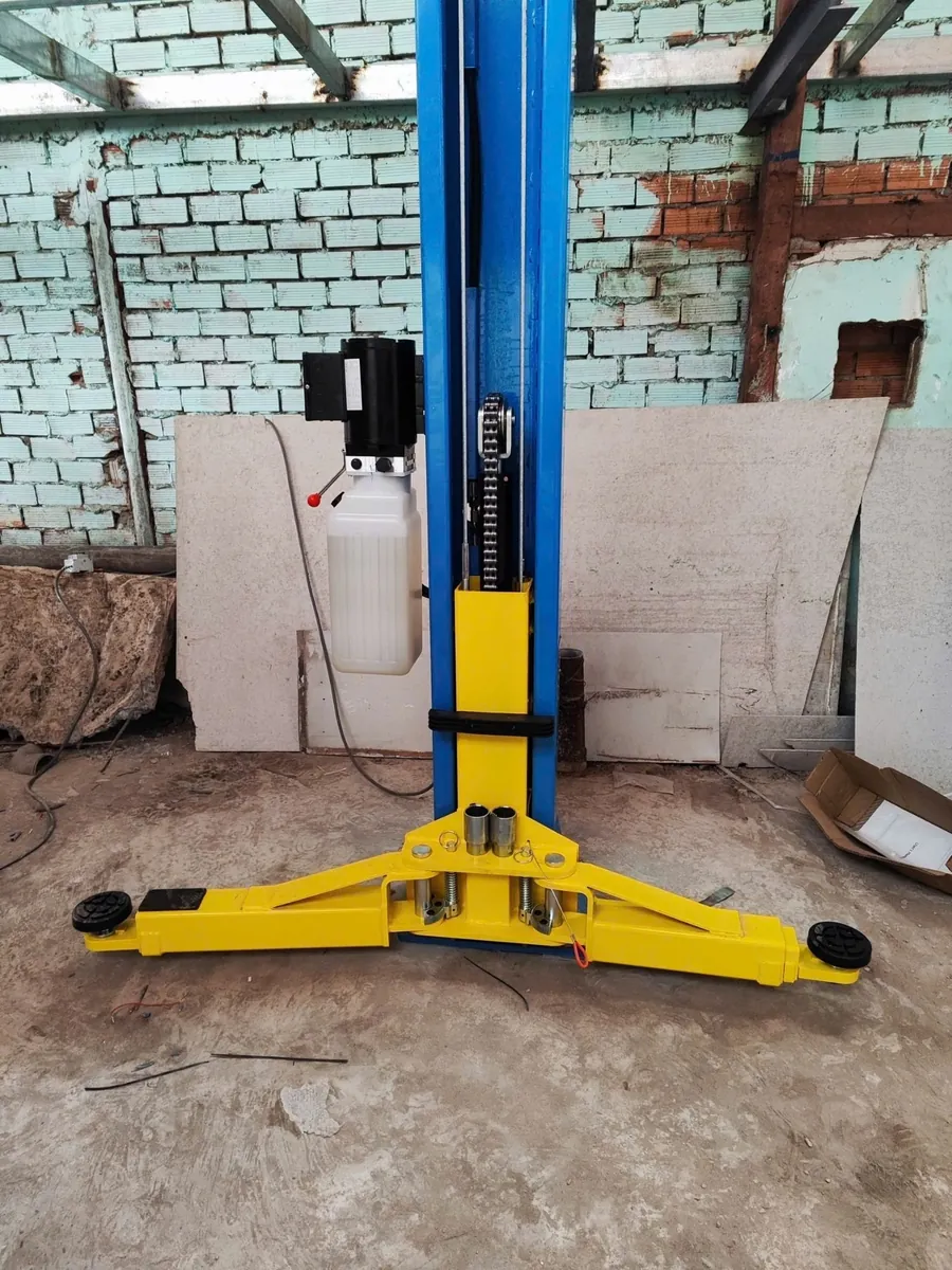 Cầu nâng Alpha AL-5T chuyên dụng Cầu nâng ô tô 2 trụ Alpha AL-5T là thiết bị chuyên dụng cho gara sửa chữa.