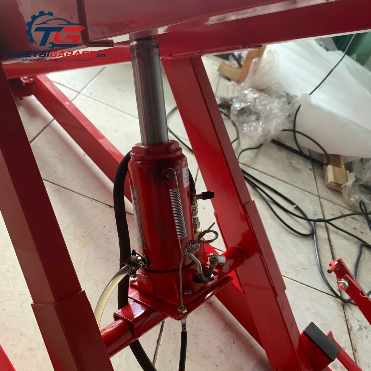 Cận cảnh mô tơ 1/3 HP của bàn nâng xe máy điện và cơ Lộc Phát BXMDC, hoạt động êm ái, tiết kiệm điện.