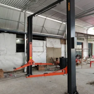Lắp đặt cầu nâng ô tô Omega OM-40H-2 tại garage, hoàn thiện chuyên nghiệp