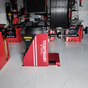 Máy cân bằng lốp OMEGA TRAINSWAY 828Z chính hãng với màn hình LCD 22 inch và công nghệ laser chỉ điểm.