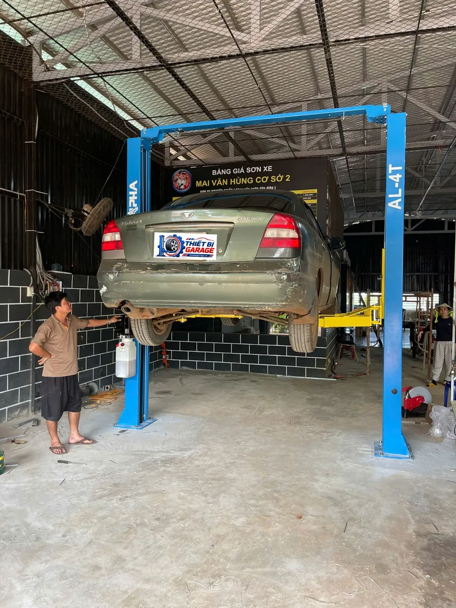 Cơ chế giật khóa 2 bên của cầu nâng ô tô Alpha AL-4T