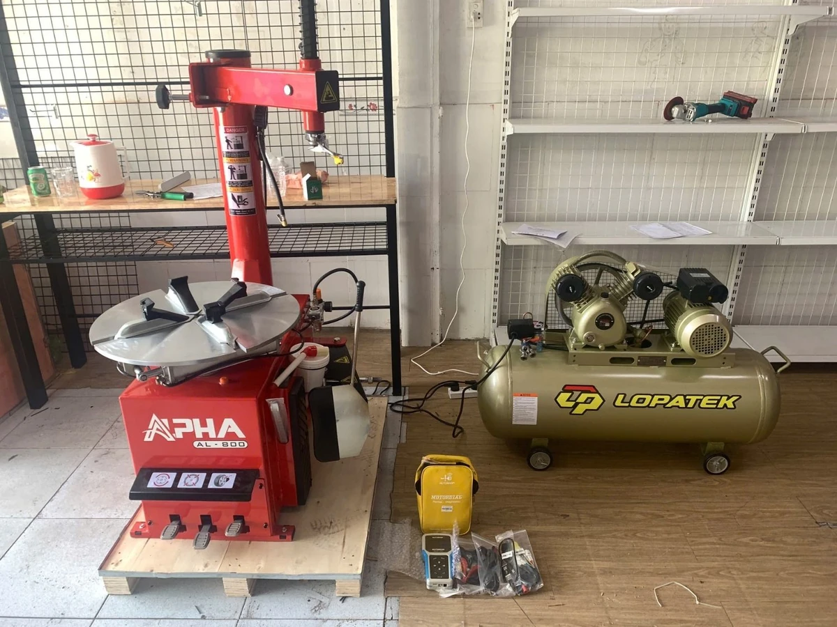 Ống dẫn khí máy tháo lốp ALPHA AL-800 Ống dẫn khí máy tháo lốp ALPHA AL-800, chi tiết kỹ thuật thiết bị sửa chữa ô tô chính hãng.