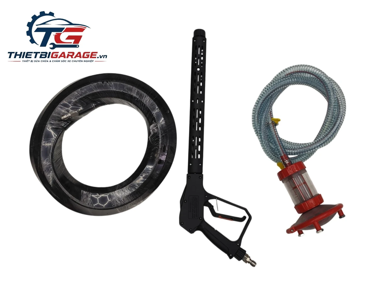 Phụ kiện máy rửa xe cao áp Lopatek WL-30S4: cuộn dây áp lực lớn, súng phun cao áp, bộ lọc nước.