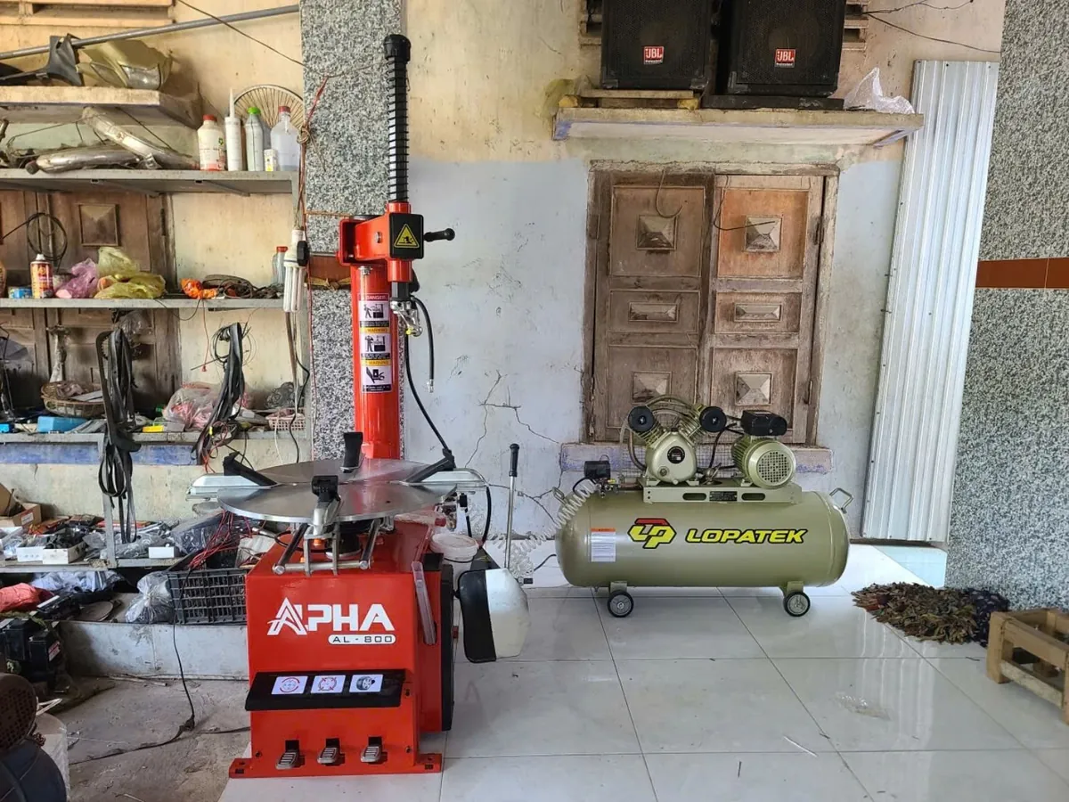 Thùng đựng phụ tùng máy tháo lốp ALPHA AL-800 Thùng đựng phụ tùng máy tháo lốp ALPHA AL-800, chi tiết kỹ thuật thiết bị sửa chữa ô tô.