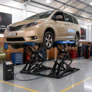 Hình ảnh thực tế cầu nâng cắt kéo Alpha AL-4XD chính hãng Lộc Phát nâng xe Toyota Sienna