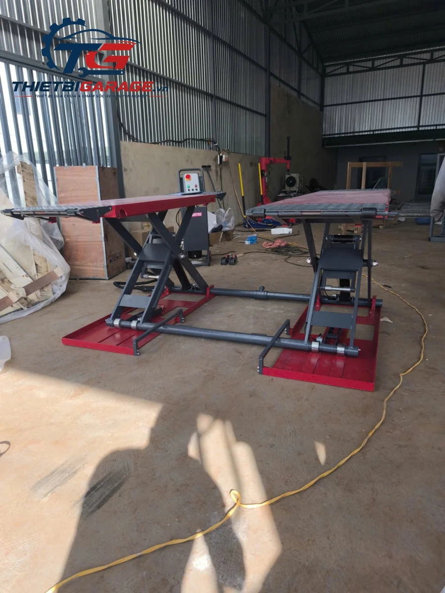 Cầu nâng ô tô cắt kéo di động Suntek 3000DX Cầu nâng ô tô cắt kéo di động Suntek 3000DX, tải trọng 3 tấn, 220V, chính hãng