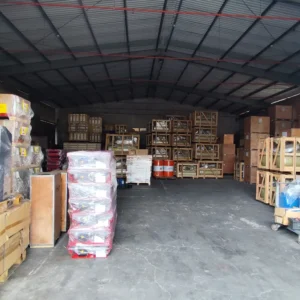 Kho thiết bị máy nén khí phục vụ garage ô tô