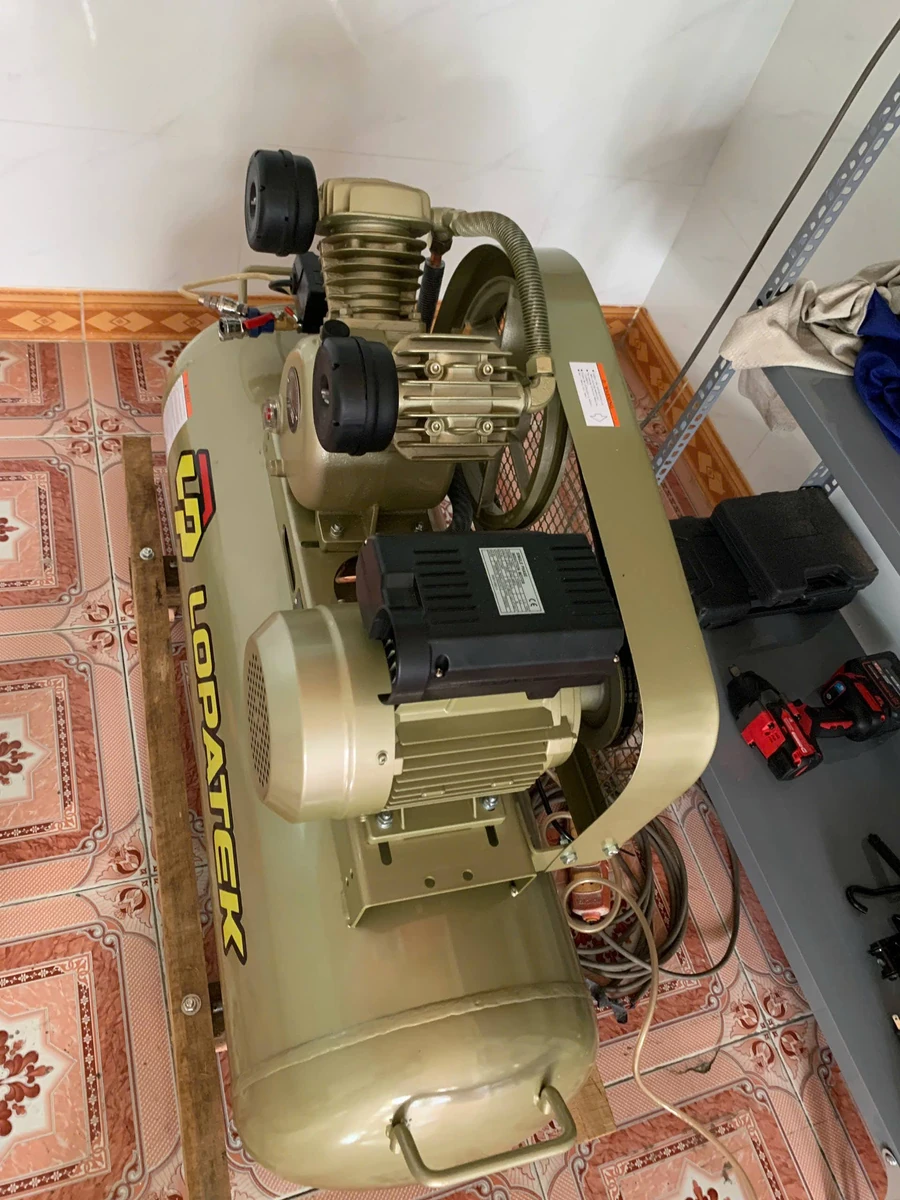 Máy nén khí Lopatek 2HP 100L áp 8 bar Máy nén khí piston Lopatek 2HP 100L áp 8 bar, điện 220v chính hãng.