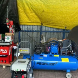 Máy nén khí Pegalion 4HP bình 230L trong garage ô tô