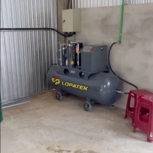 Máy nén khí Lopatek JYM10-15-300 lắp đặt tại xưởng