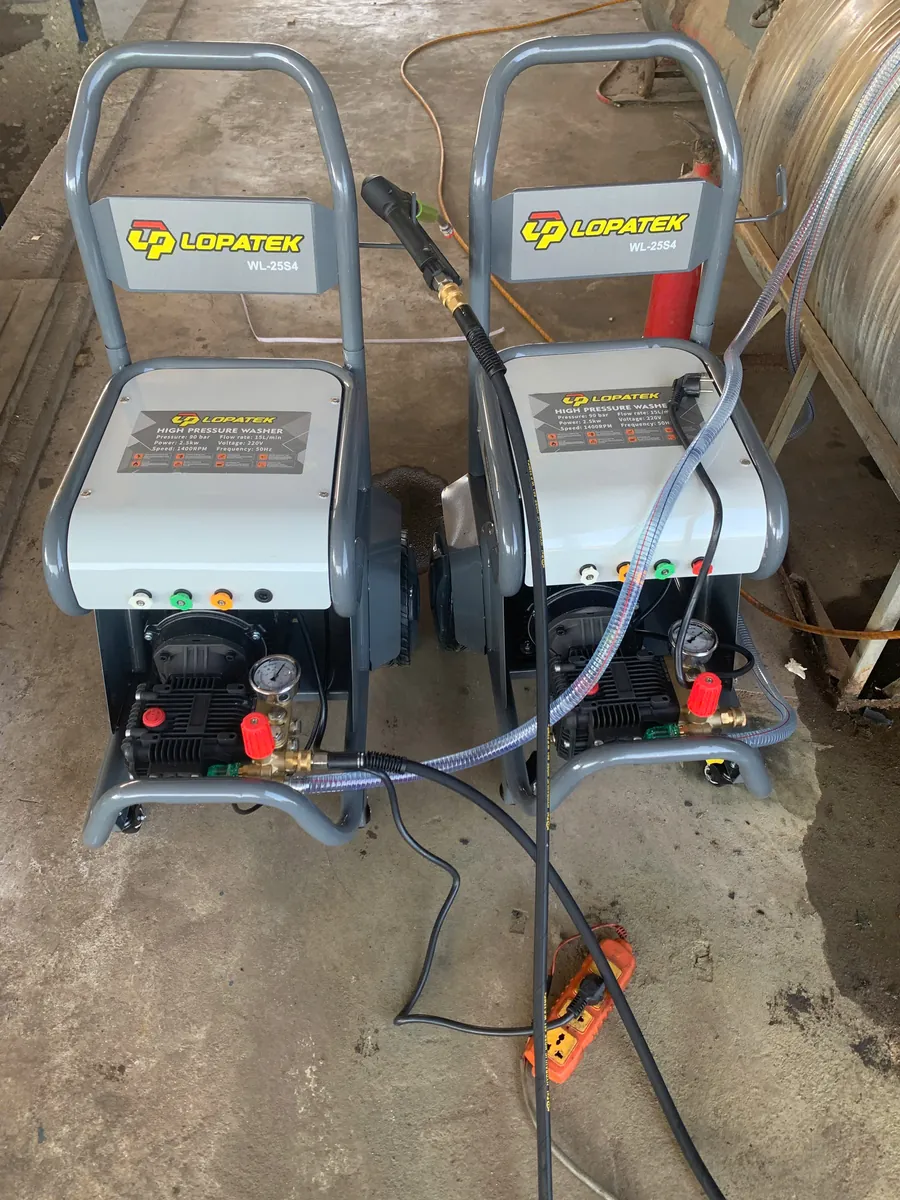 Máy rửa xe cao áp Lopatek WL-25S4 chính hãng Hai máy rửa xe cao áp Lopatek WL-25S4 2.5KW chính hãng cho gara ô tô.