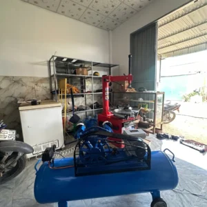 Không gian vận hành thực tế của máy tháo lốp Suntek LP-810