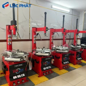 Dãy máy tháo lốp Suntek tại khu trưng bày