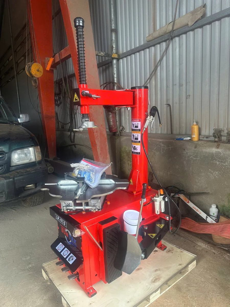 bàn giao máy tháo lốp Suntek LP-910
