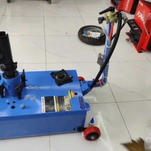 Tổng thể máy tháo lốp xe tải Suntek QD-B tại khu trưng bày