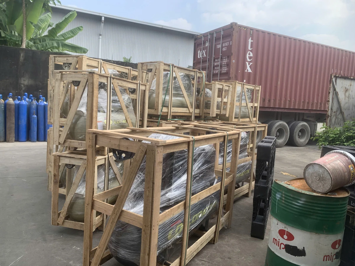 Máy nén khí LOPATEK AW40012- 5.5HP 200L áp 12 -380V Máy nén khí LOPATEK AW40012