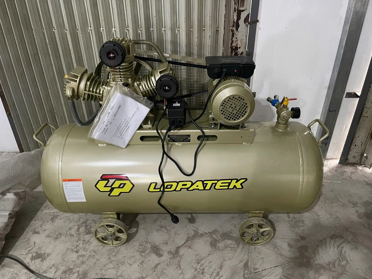 Cấu hình tiêu chuẩn gara 1 cầu nâng: máy nén khí Lopatek 3HP 200L áp 12 kết hợp cầu nâng 2 trụ cổng trên Alpha AL-4T tại Cần Thơ