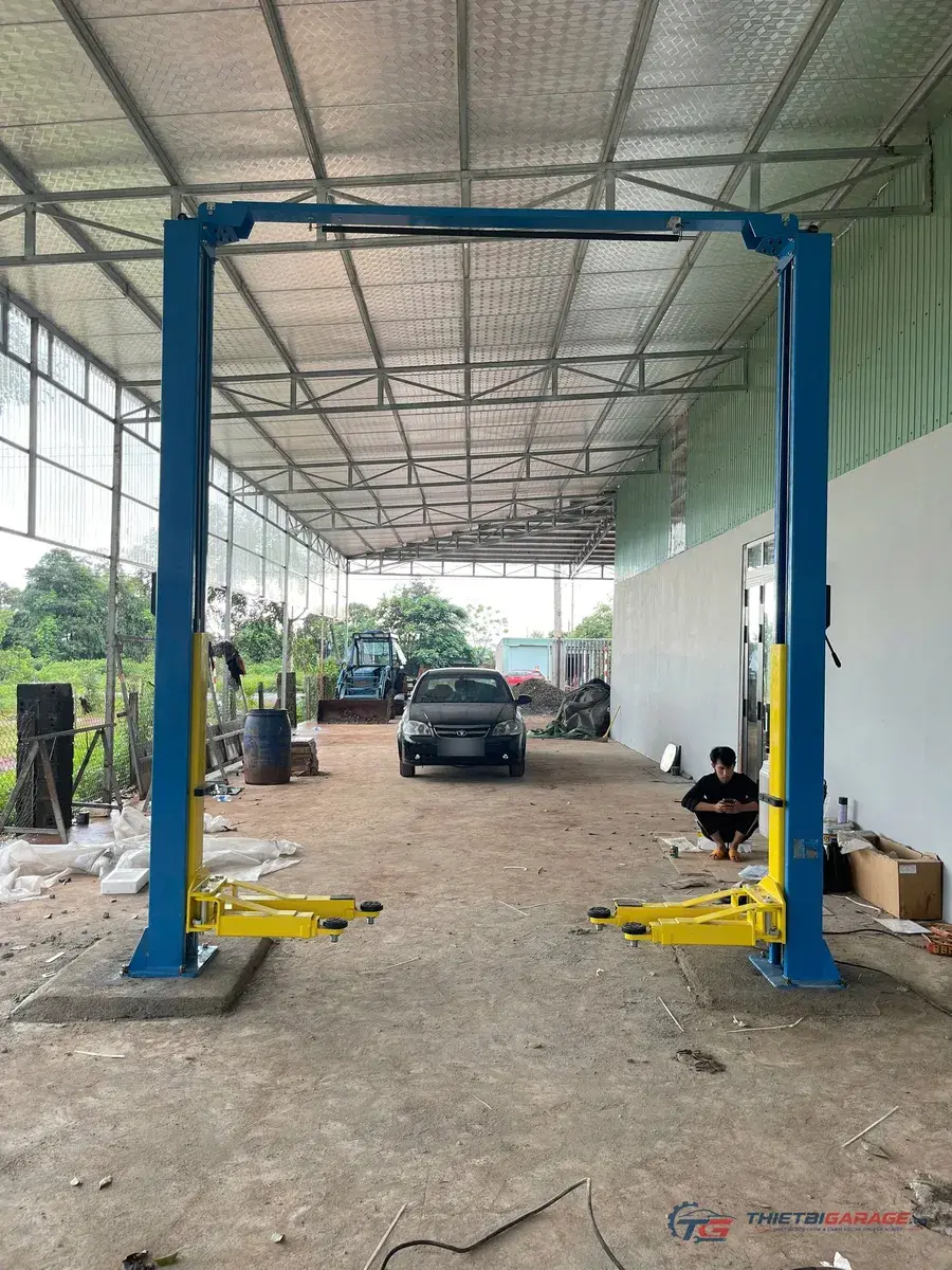 Lắp đặt hoàn thiện cầu nâng 2 trụ Alpha AL-5T cổng trên 5 tấn tại gara Đăk Đoa Gia Lai