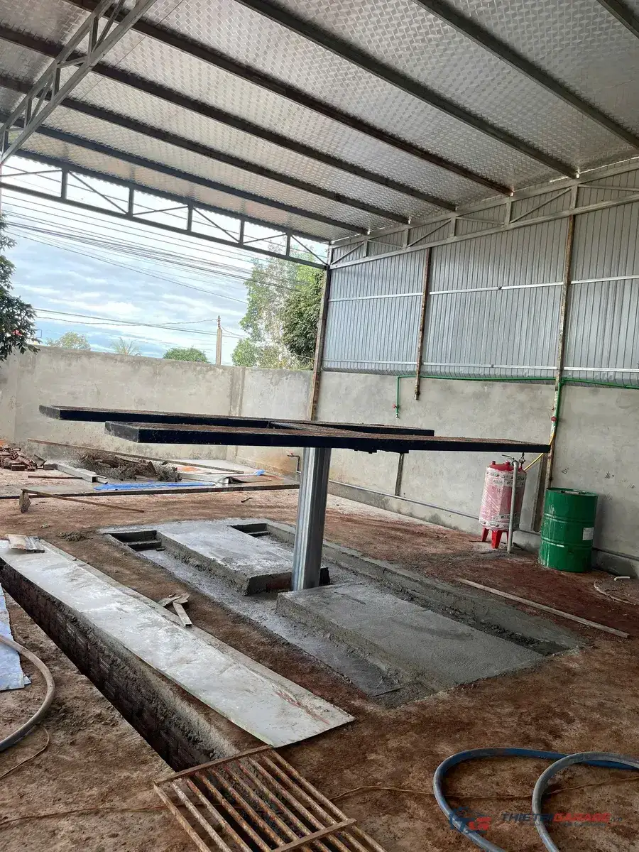 Nghiệm thu vận hành cầu nâng 1 trụ rửa xe ô tô Ấn Độ âm nền tại Gia Lai