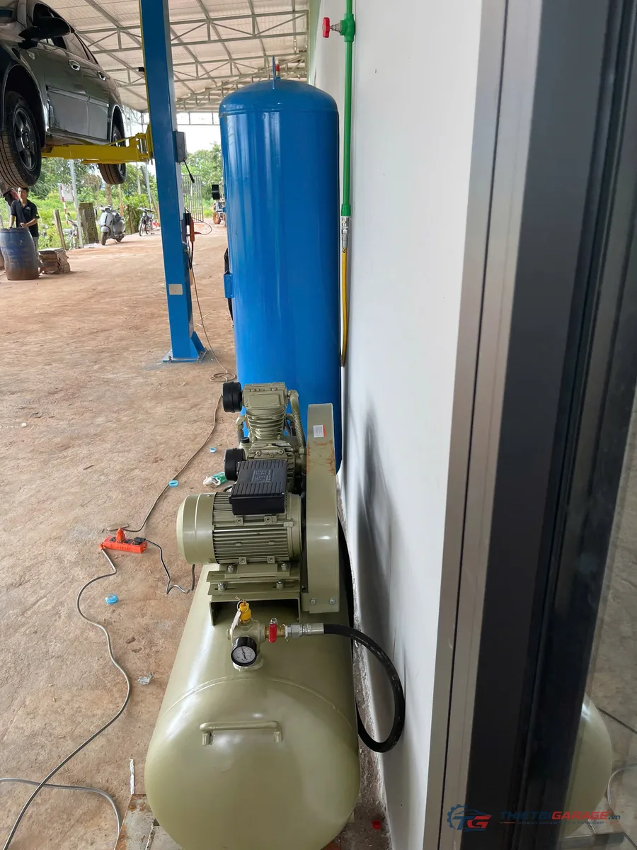 Thử tải nâng xe thực tế trên cầu nâng 2 trụ Alpha AL-5T tại xưởng
