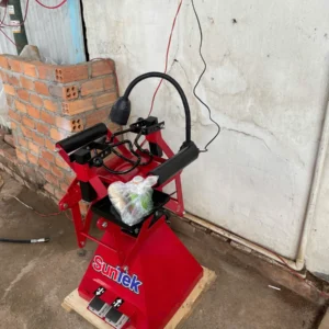 Máy banh lốp du lịch Suntek PG góc nghiêng phải cơ cấu móc mở tanh lốp cơ động