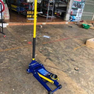 Kích Cá Sấu Thủy Lực 3 Tấn 2 Xi Lanh Saka SK-3500 (HH0012701411) bàn giao lắp đặt thực tế tại xưởng Ban Giao