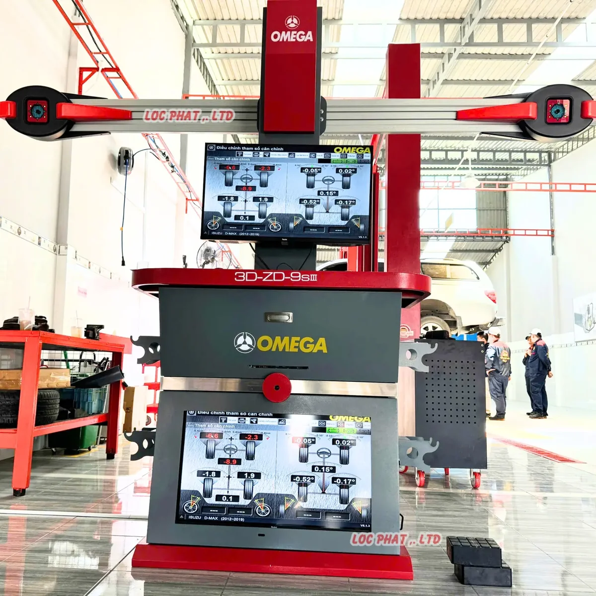 Không gian khoang làm việc cân chỉnh thước lái 3D chuyên nghiệp tại xưởng ô tô