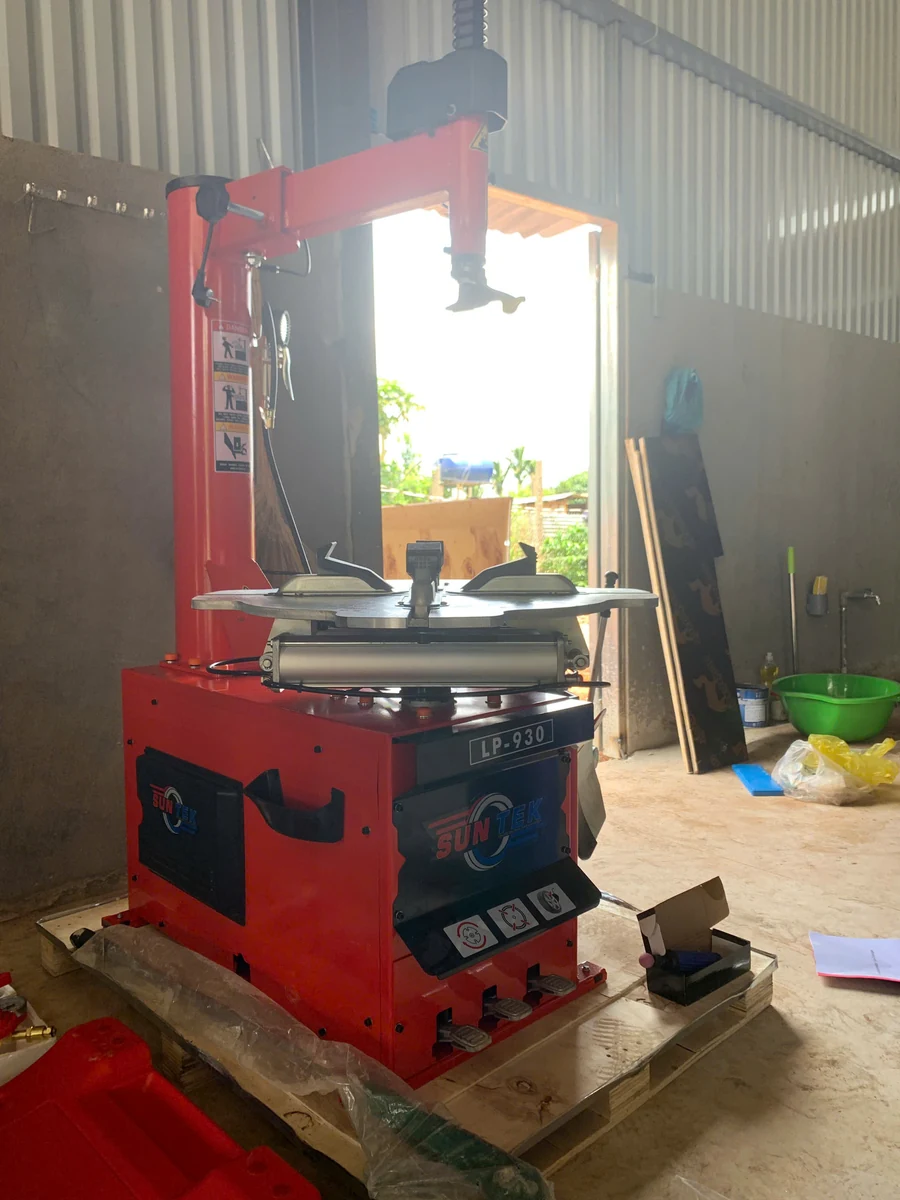 lắp đặt máy tháo lốp Suntek LP-930 tại Đắk Lắk