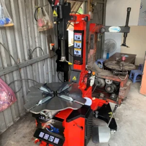 Bàn giao máy tháo lốp Suntek LP-990 tại xưởng A Hùng Thuận An Bình Dương