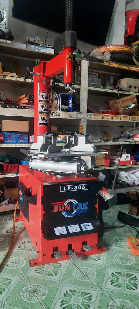 Lắp đặt máy tháo vỏ suntek lp-806 cho tiệm Thuận Phát Bình Dương
