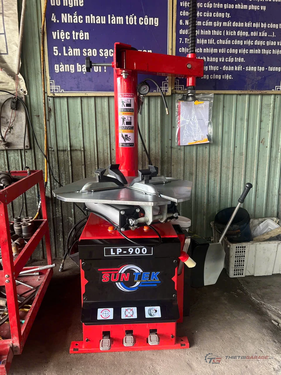 Trạm Dịch Vụ Xe Máy TP. Hồ Chí Minh Trang Bị SunTek LP-900 Trạm sửa xe máy tại Long Trường TP TP. Hồ Chí Minh trang bị máy tháo vỏ suntek lp-900