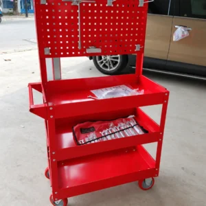 Bố trí xe đẩy đồ nghề 3 ngăn cạnh bàn nâng xe máy trong gara chuyên nghiệp