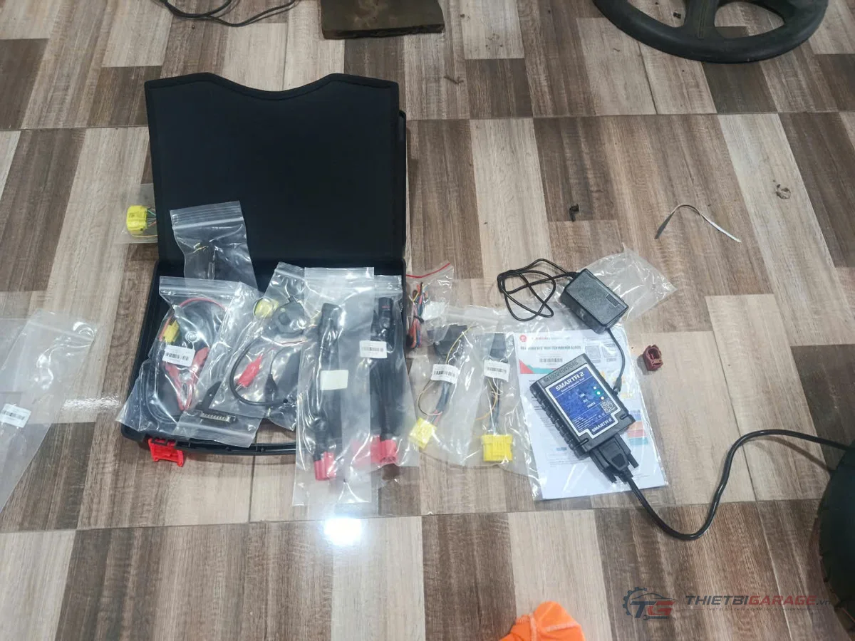 bàn giao máy đọc lỗi smartfi 2d tại xưởng sửa chữa xe máy